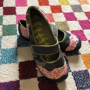 {Final Price} KEEN Camo Floral Tweed Mary Jane EUC